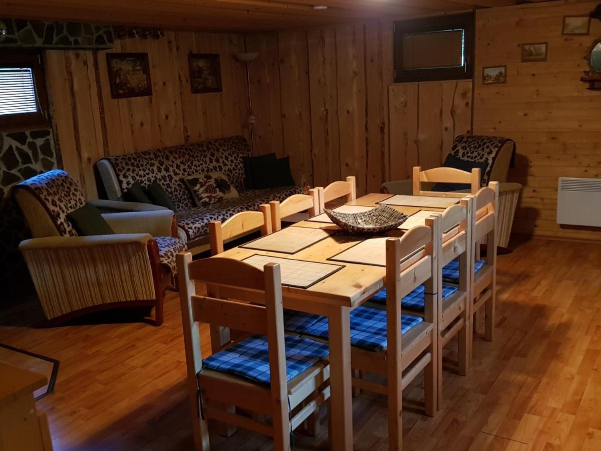 Chata pod skalou Valaská Exteriör bild