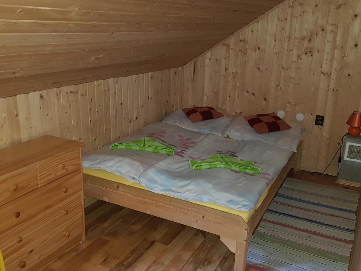 Chata pod skalou Valaská Exteriör bild