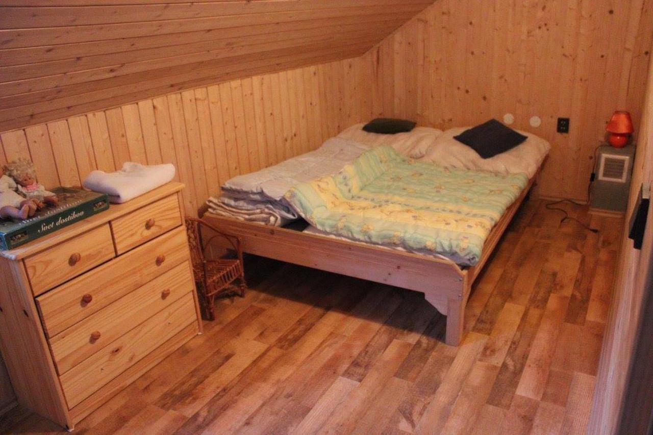 Chata pod skalou Valaská Exteriör bild