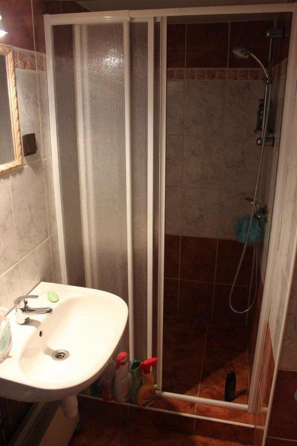 Chata pod skalou Valaská Exteriör bild